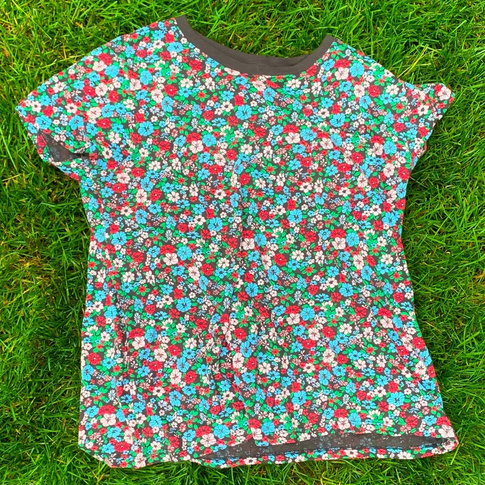 Floral levi’s tshirt